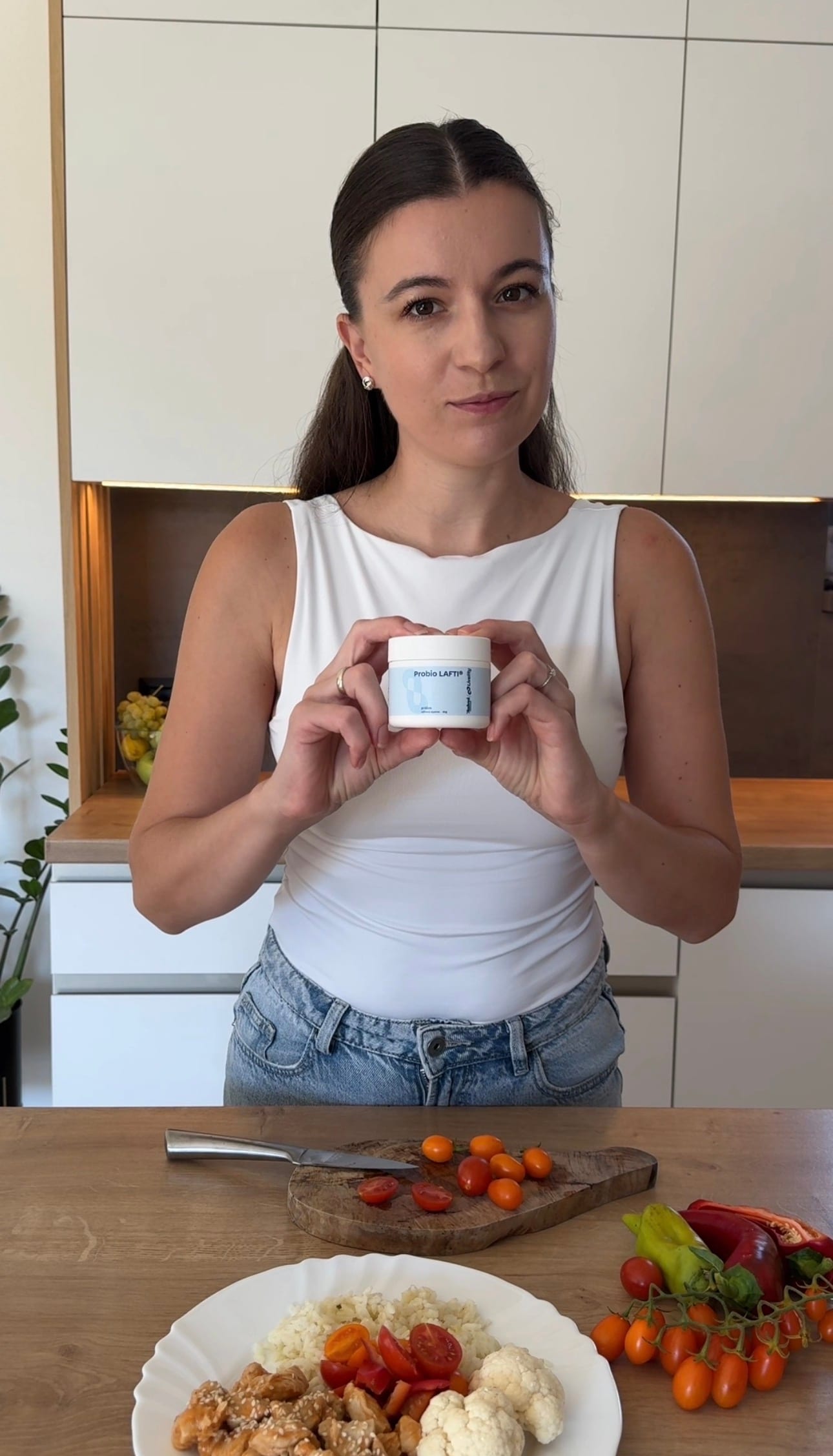 UGC ukážka: Eva s produktom v kuchyni (9:16 video)